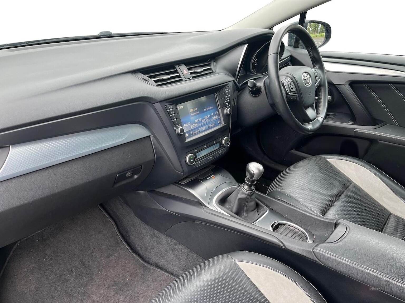 Apr 2015 Toyota Avensis 1.6D Business Edition Plus 5Dr