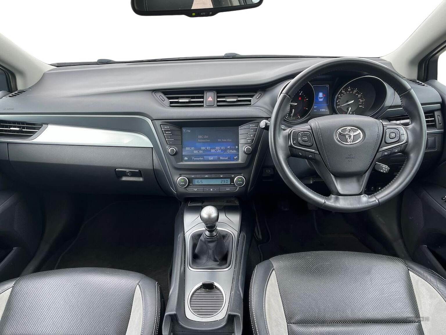 Apr 2015 Toyota Avensis 1.6D Business Edition Plus 5Dr
