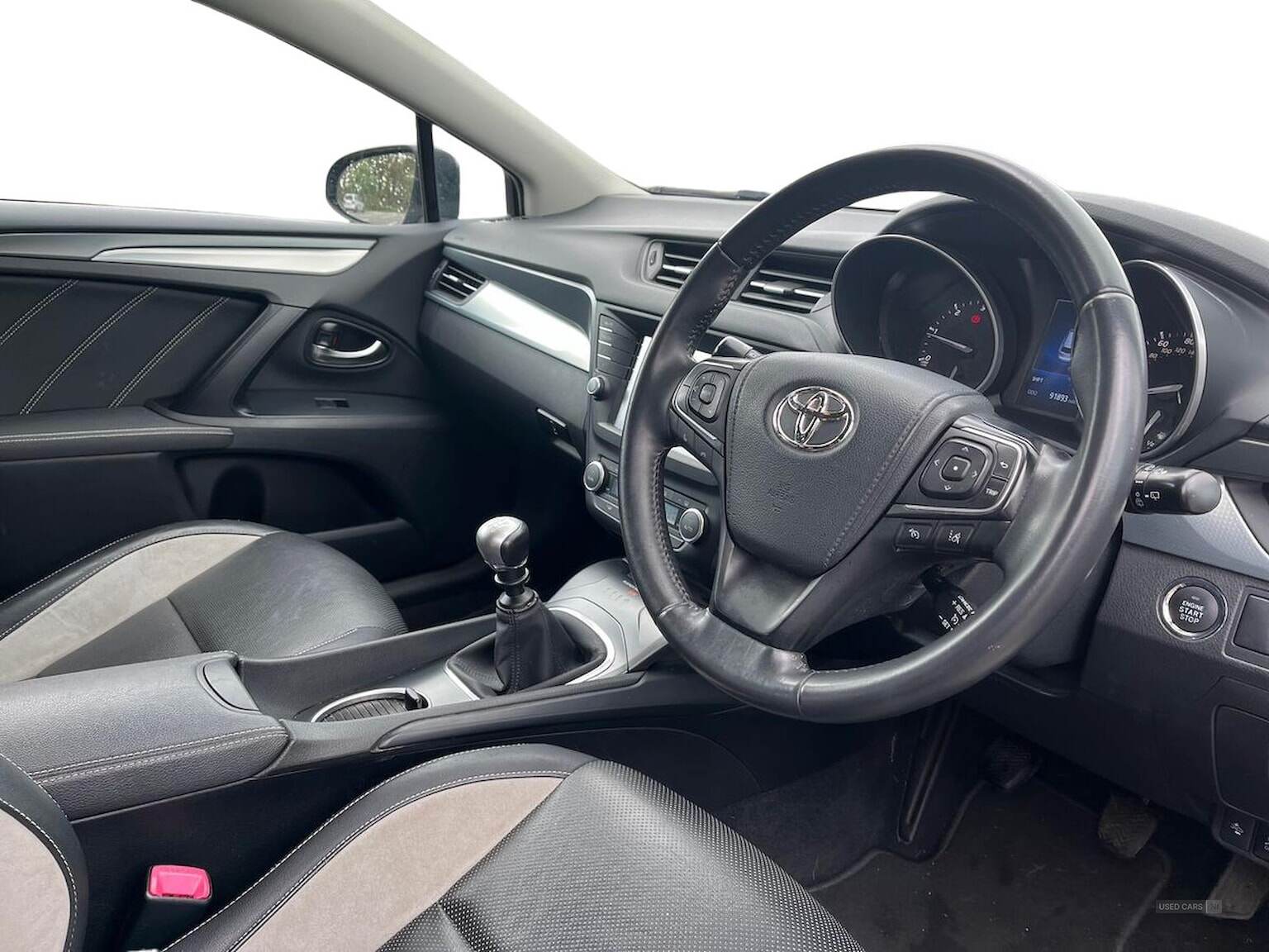 Apr 2015 Toyota Avensis 1.6D Business Edition Plus 5Dr