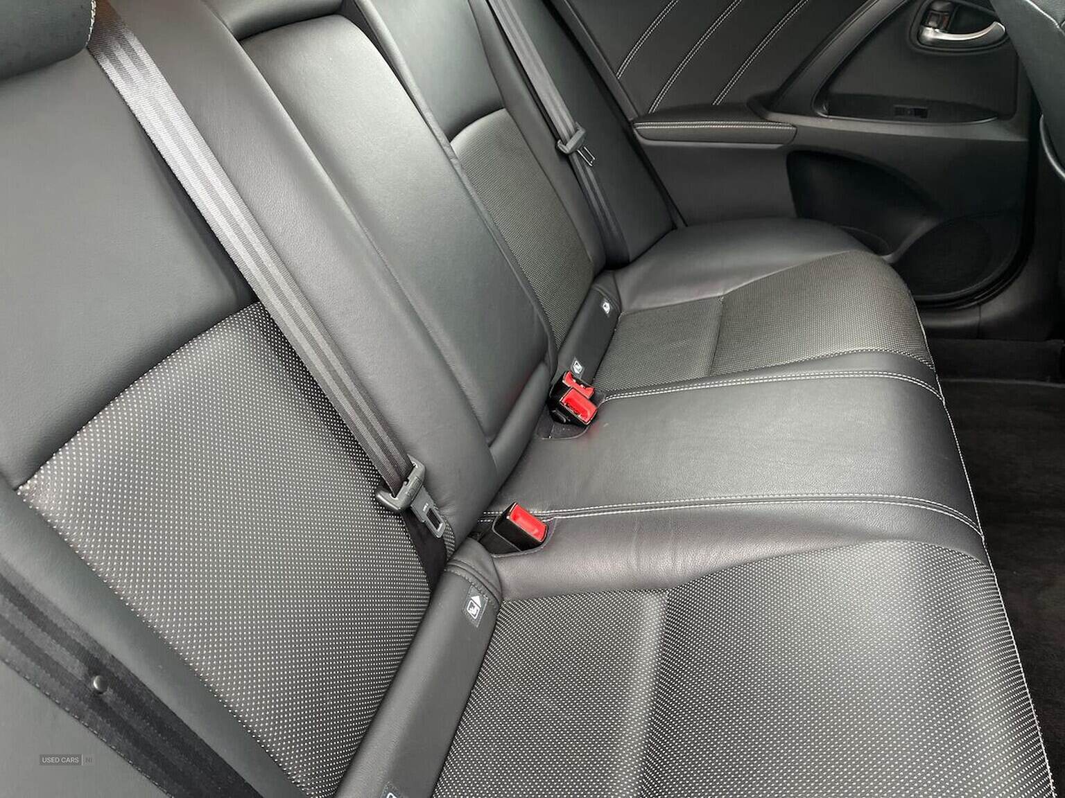 Apr 2015 Toyota Avensis 1.6D Business Edition Plus 5Dr
