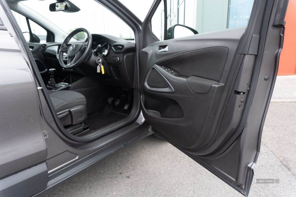 Feb 2022 Vauxhall Crossland 1.2 Turbo SE Edition 5dr