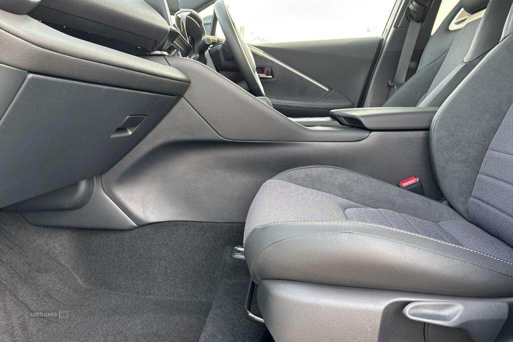 Apr 2025 Toyota C-HR 1.8 Hybrid Excel 5dr CVT