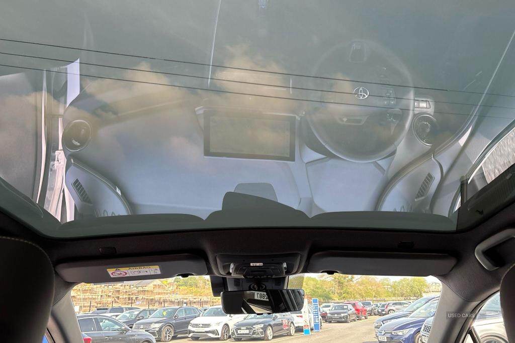 Apr 2025 Toyota C-HR 1.8 Hybrid Excel 5dr CVT