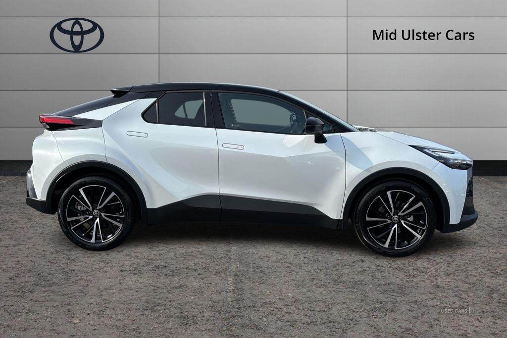 Apr 2025 Toyota C-HR 1.8 Hybrid Excel 5dr CVT
