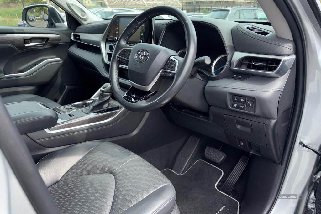 May 2022 Toyota Highlander 2.5 VVT-i Hybrid Excel Premium 5dr CVT