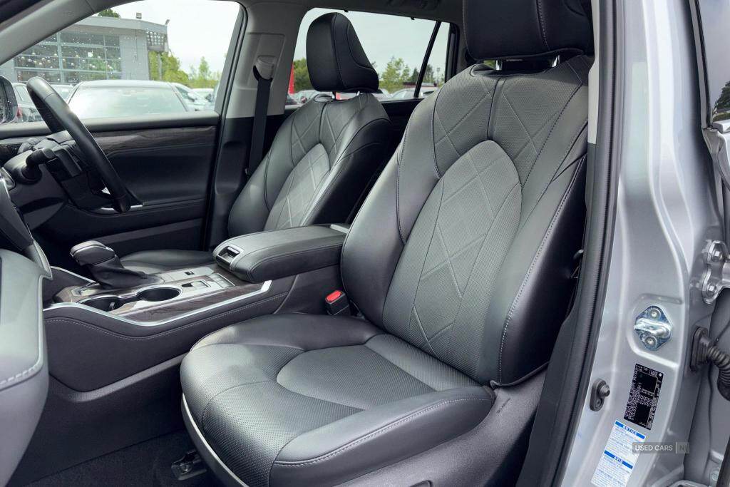 May 2022 Toyota Highlander 2.5 VVT-i Hybrid Excel Premium 5dr CVT