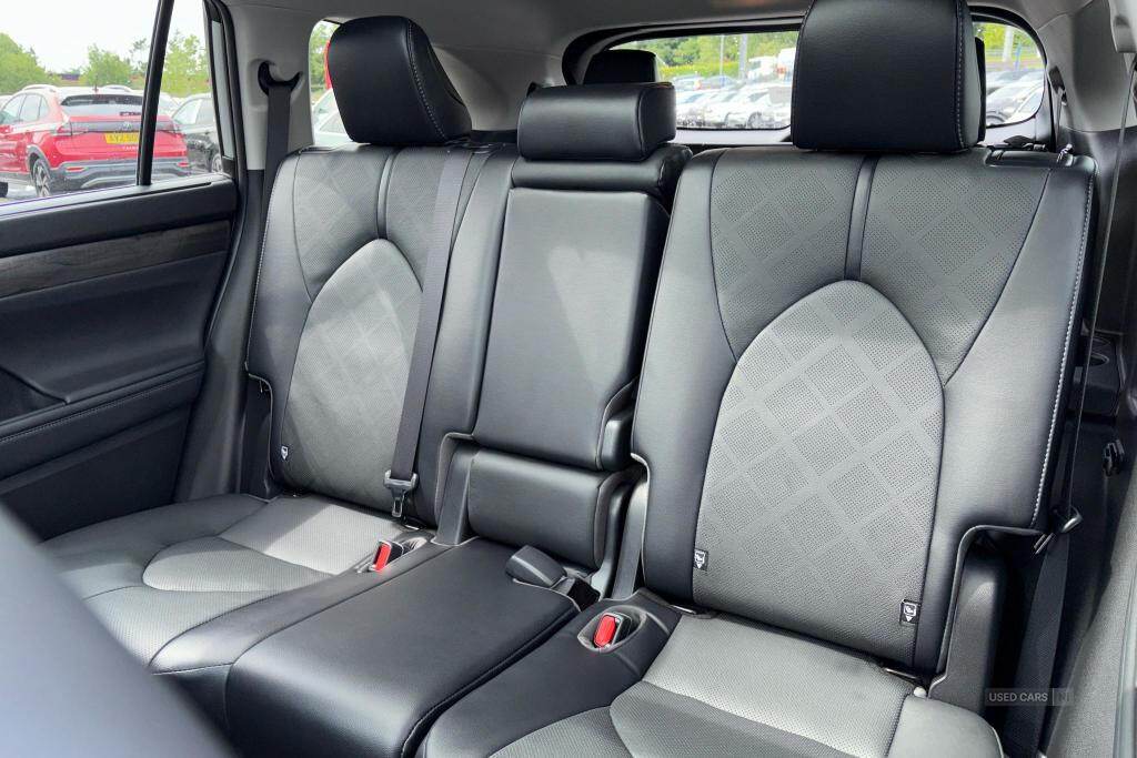 May 2022 Toyota Highlander 2.5 VVT-i Hybrid Excel Premium 5dr CVT
