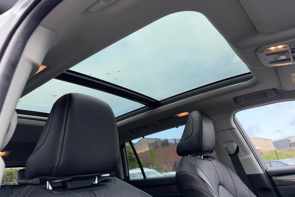 May 2022 Toyota Highlander 2.5 VVT-i Hybrid Excel Premium 5dr CVT