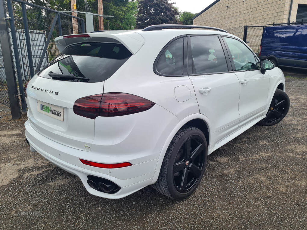 Mar 2018 Porsche Cayenne Platinum Edition Diesel 5dr Tiptronic S