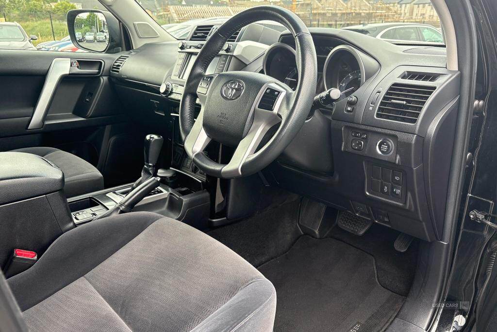 Feb 2017 Toyota Land Cruiser 2.8 D-4D Active 5dr Auto 7 Seats