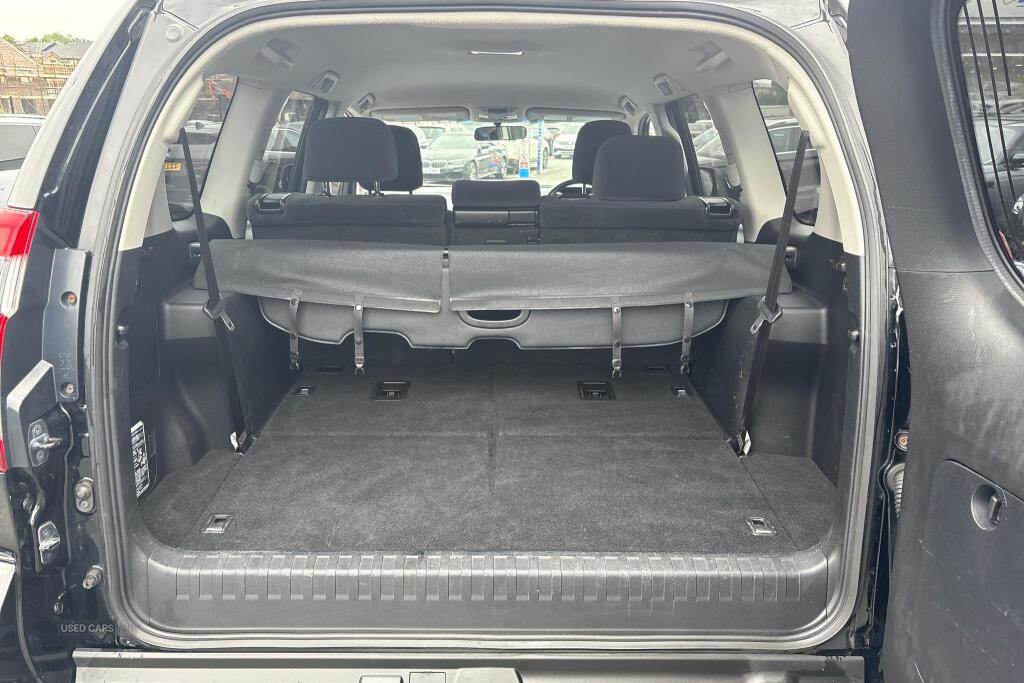 Feb 2017 Toyota Land Cruiser 2.8 D-4D Active 5dr Auto 7 Seats