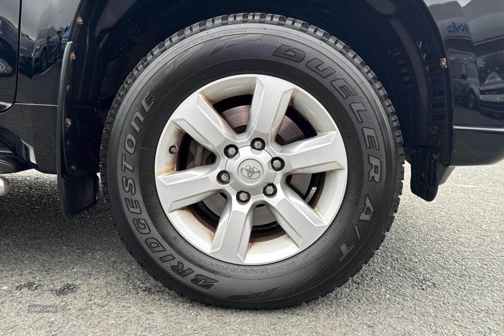 Feb 2017 Toyota Land Cruiser 2.8 D-4D Active 5dr Auto 7 Seats