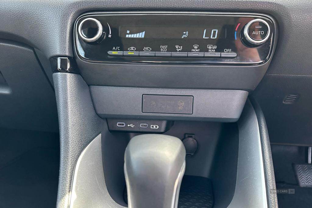 Apr 2024 Toyota Yaris 1.5 Hybrid Icon 5dr CVT