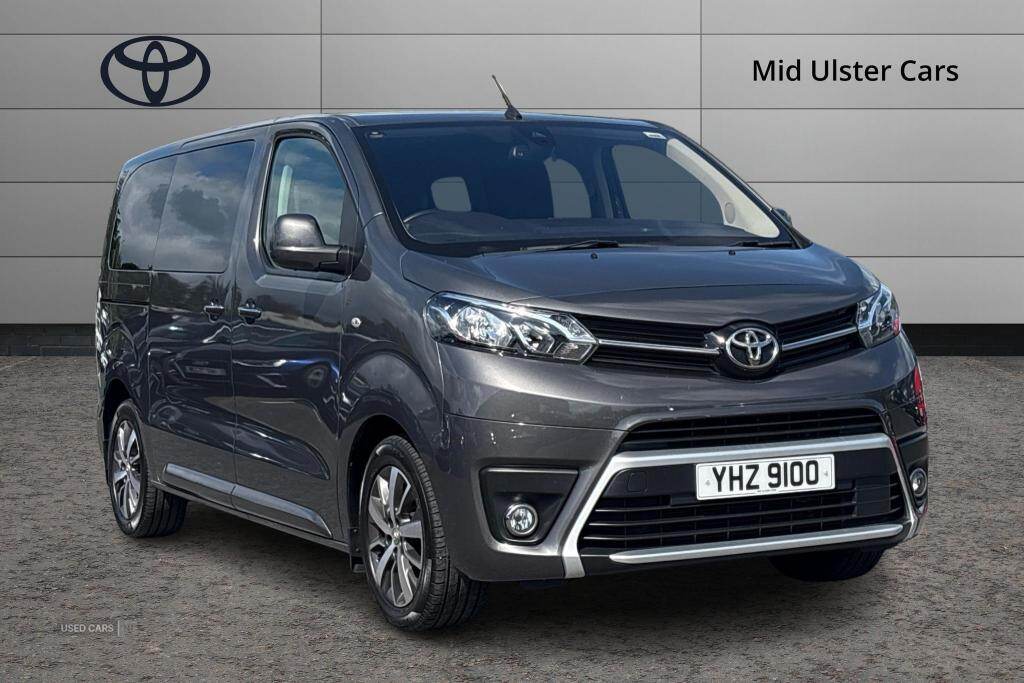 Aug 2022 Toyota Proace Verso 2.0D 180 Family Medium 5dr Auto [8 speed]