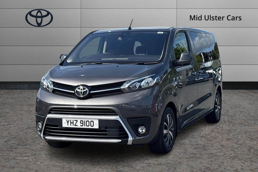 Aug 2022 Toyota Proace Verso 2.0D 180 Family Medium 5dr Auto [8 speed]