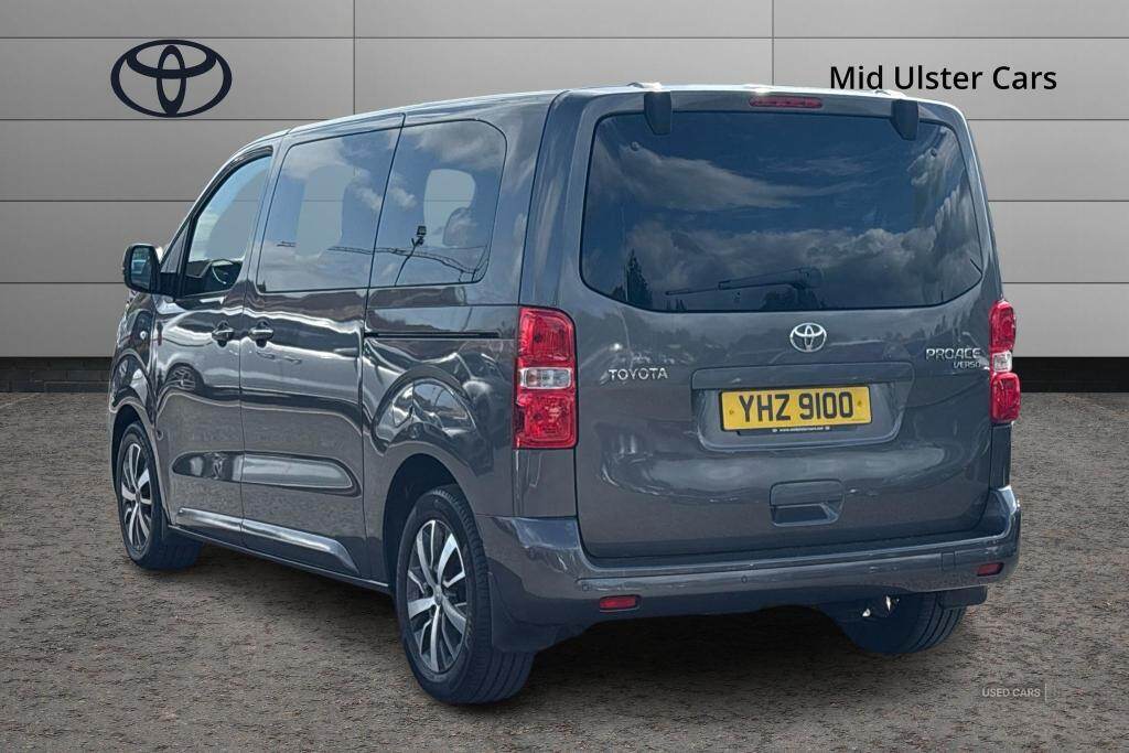 Aug 2022 Toyota Proace Verso 2.0D 180 Family Medium 5dr Auto [8 speed]