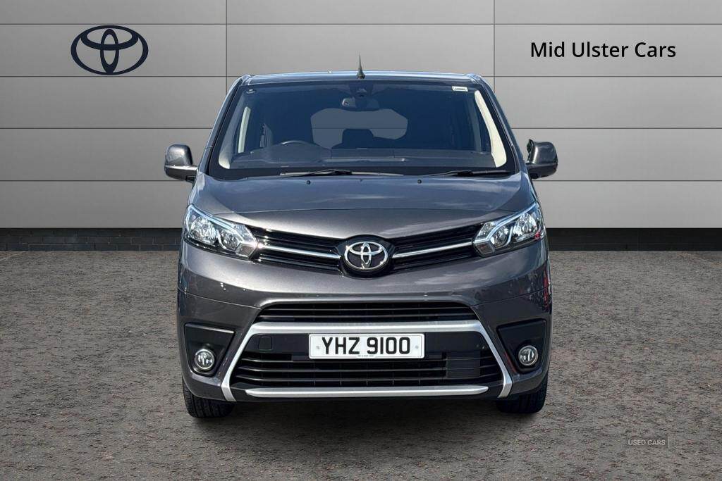 Aug 2022 Toyota Proace Verso 2.0D 180 Family Medium 5dr Auto [8 speed]