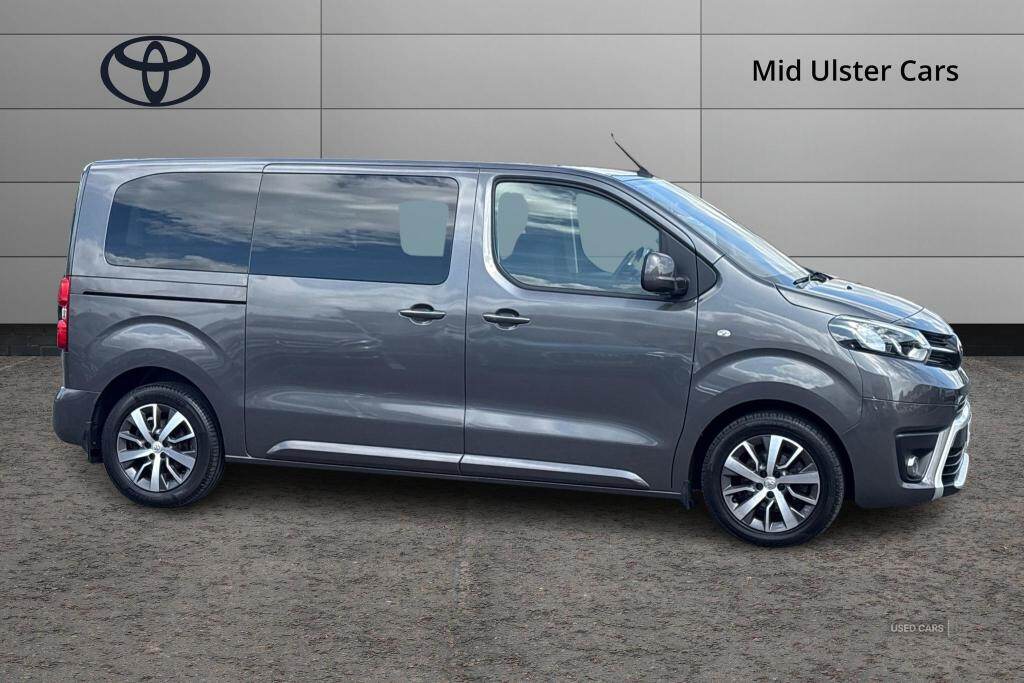 Aug 2022 Toyota Proace Verso 2.0D 180 Family Medium 5dr Auto [8 speed]
