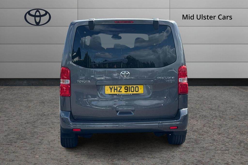 Aug 2022 Toyota Proace Verso 2.0D 180 Family Medium 5dr Auto [8 speed]