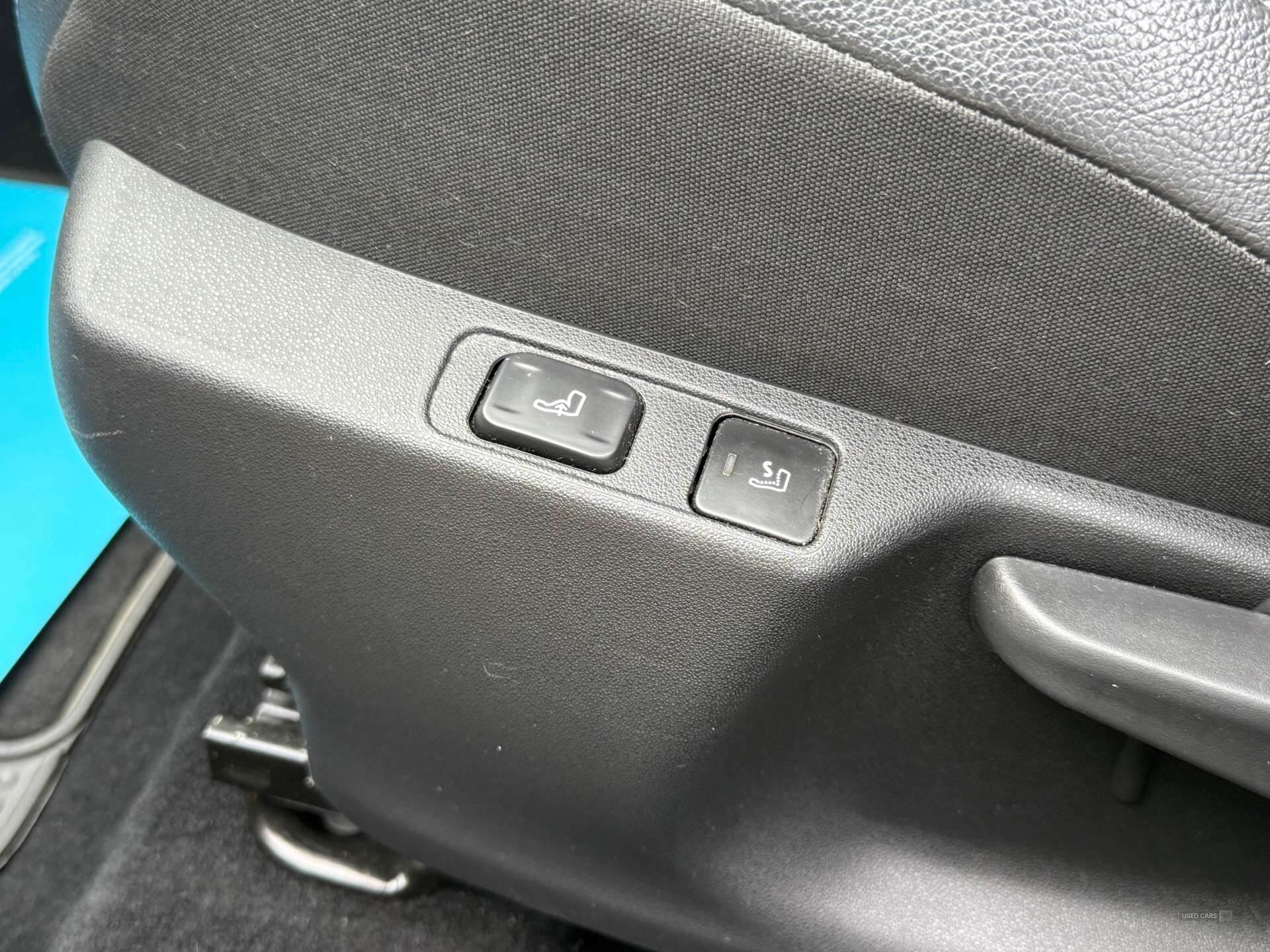 Jan 2014 Citroen DS4 1.6 e-HDi 115 DStyle 5dr