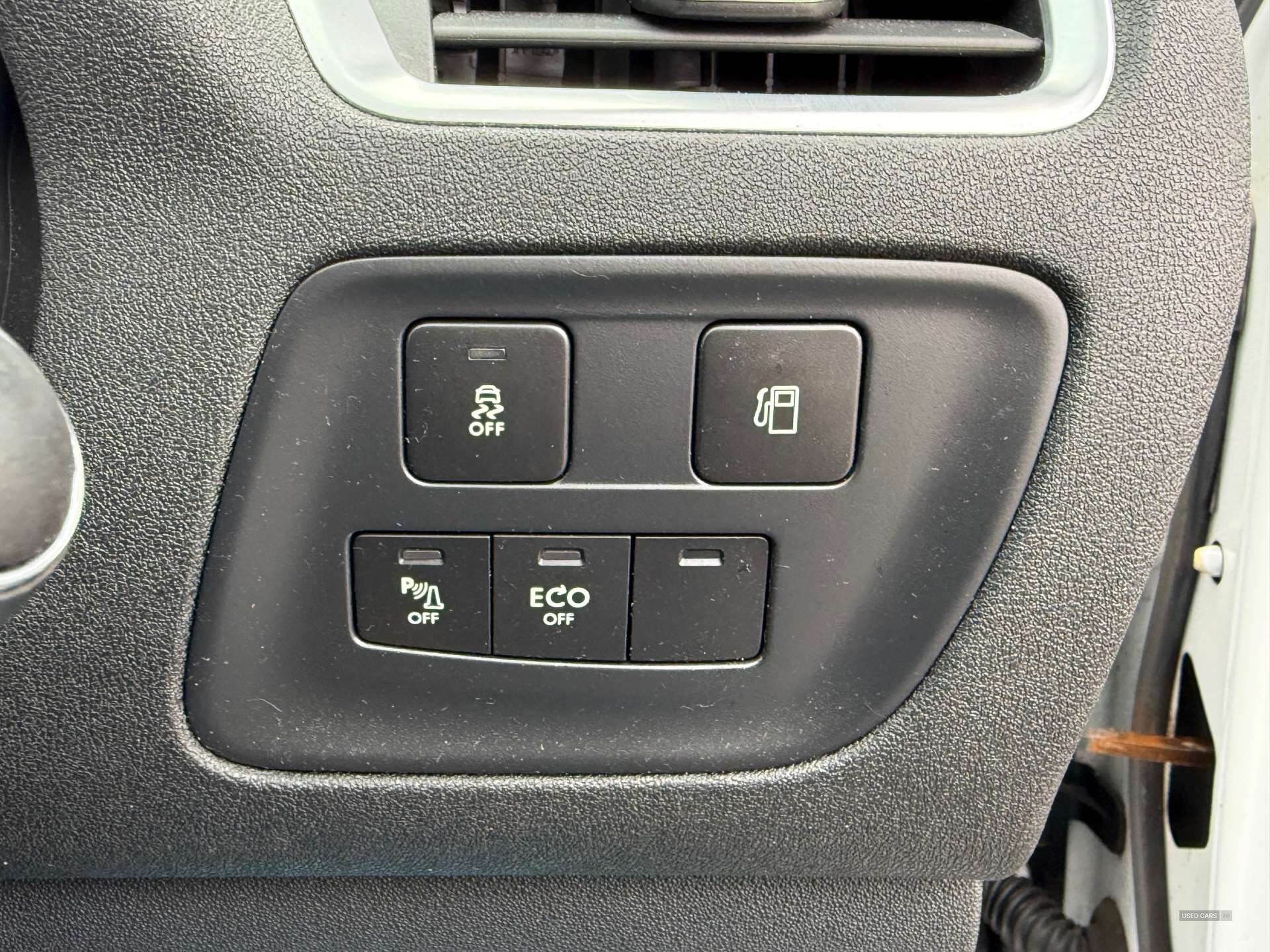 Jan 2014 Citroen DS4 1.6 e-HDi 115 DStyle 5dr