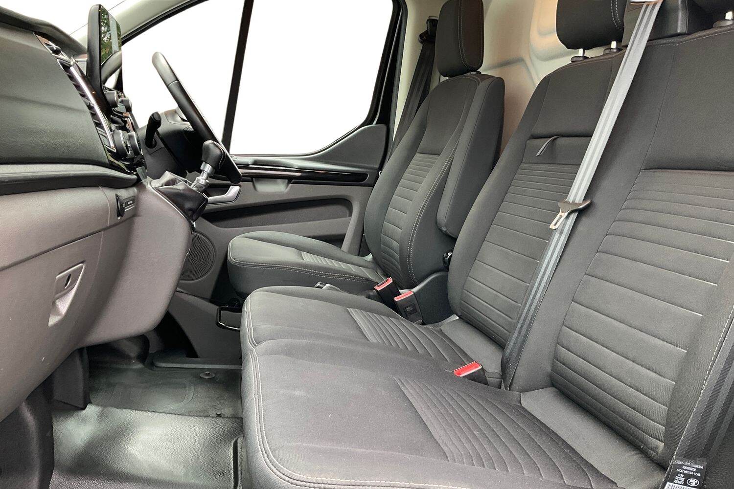 Mar 2023 Ford Transit Custom 2.0 EcoBlue 170ps Low Roof Limited Van