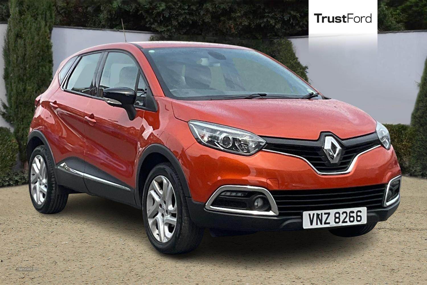 Feb 2016 Renault Captur 0.9 TCE 90 Dynamique Nav 5dr