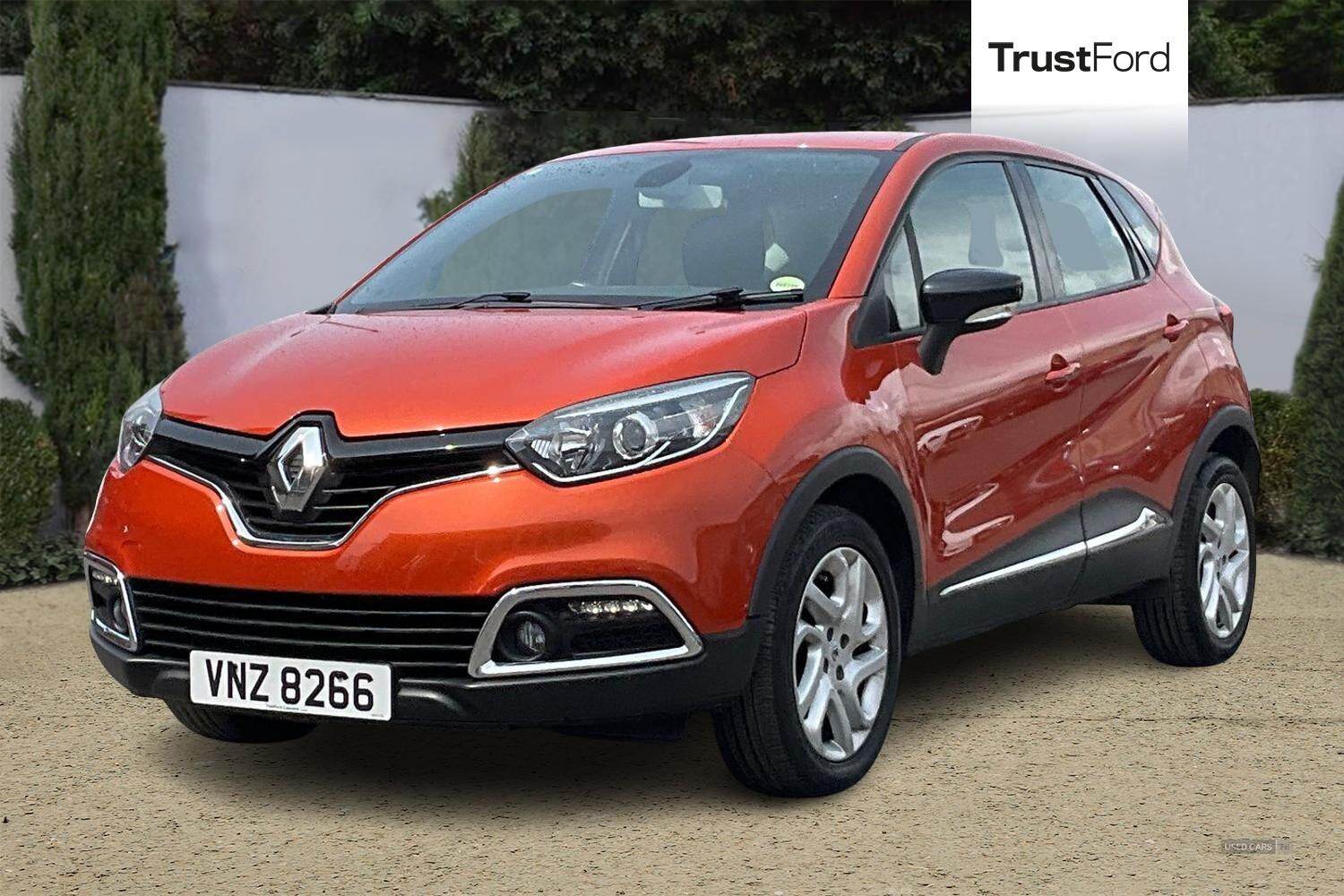 Feb 2016 Renault Captur 0.9 TCE 90 Dynamique Nav 5dr