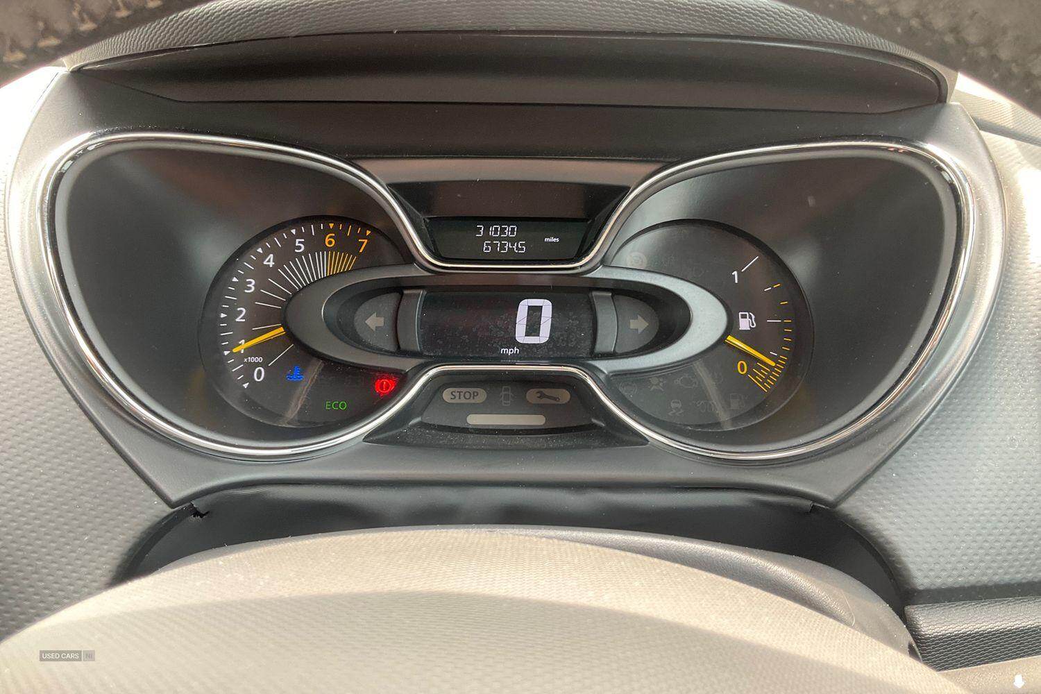 Feb 2016 Renault Captur 0.9 TCE 90 Dynamique Nav 5dr