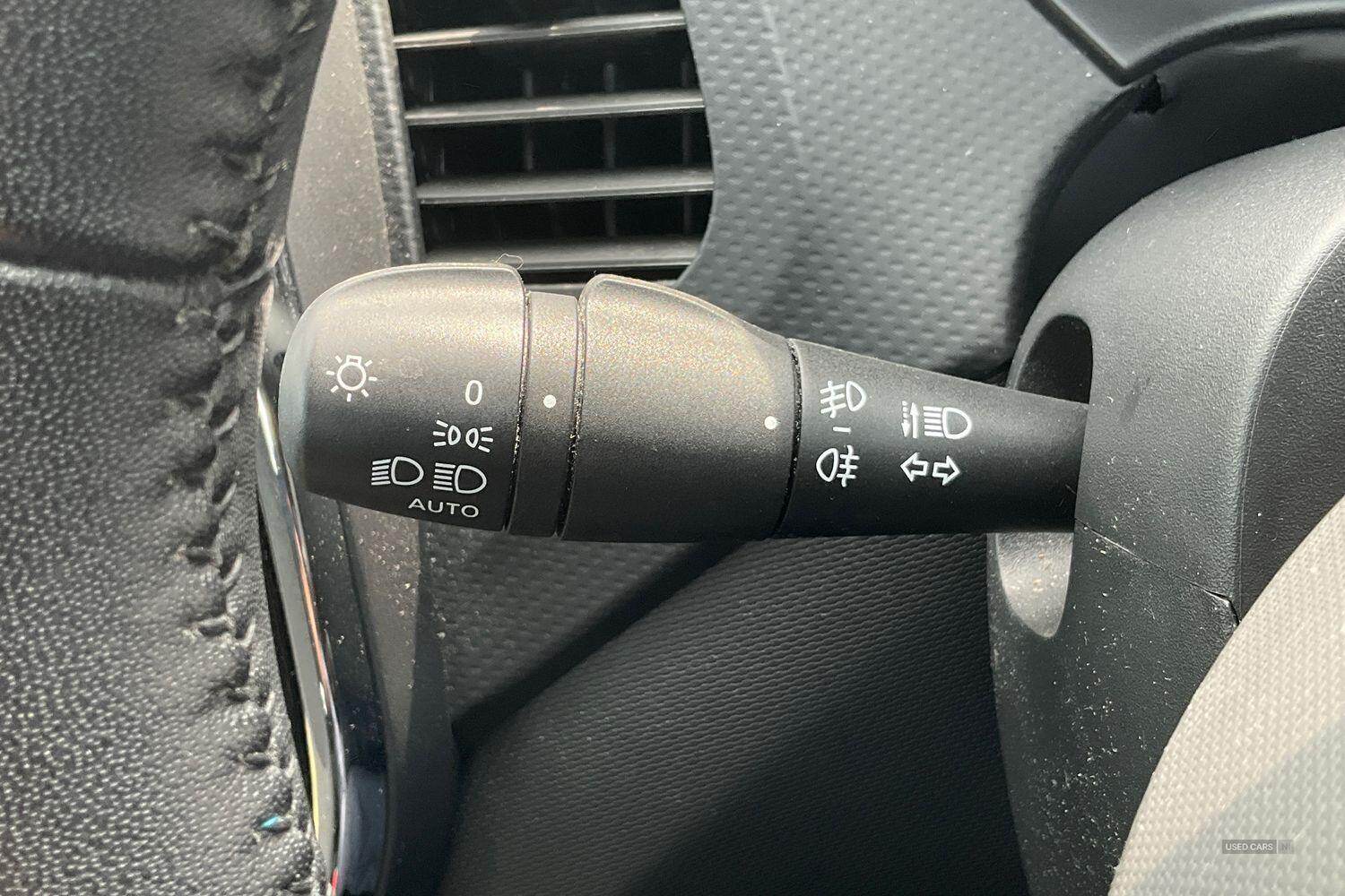 Feb 2016 Renault Captur 0.9 TCE 90 Dynamique Nav 5dr