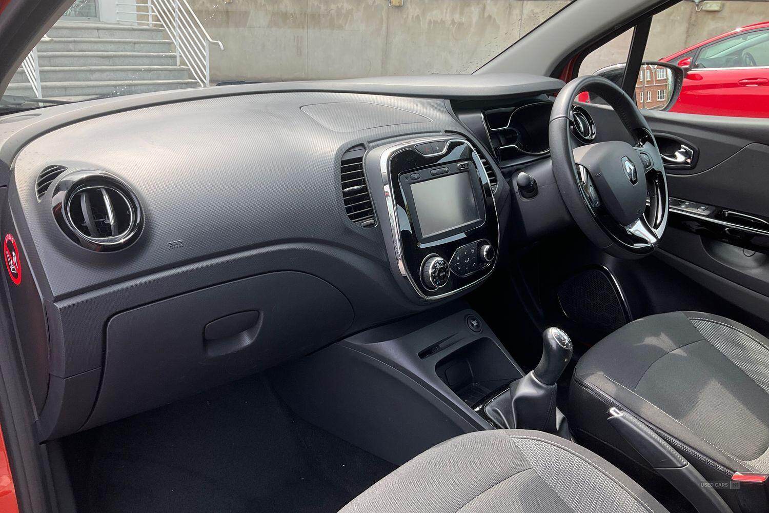 Feb 2016 Renault Captur 0.9 TCE 90 Dynamique Nav 5dr