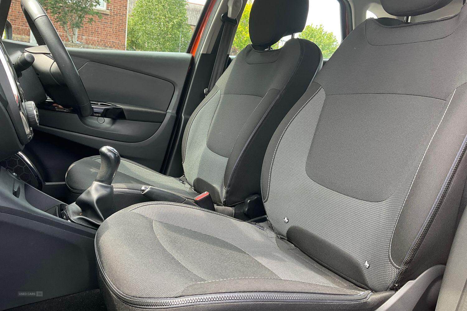 Feb 2016 Renault Captur 0.9 TCE 90 Dynamique Nav 5dr