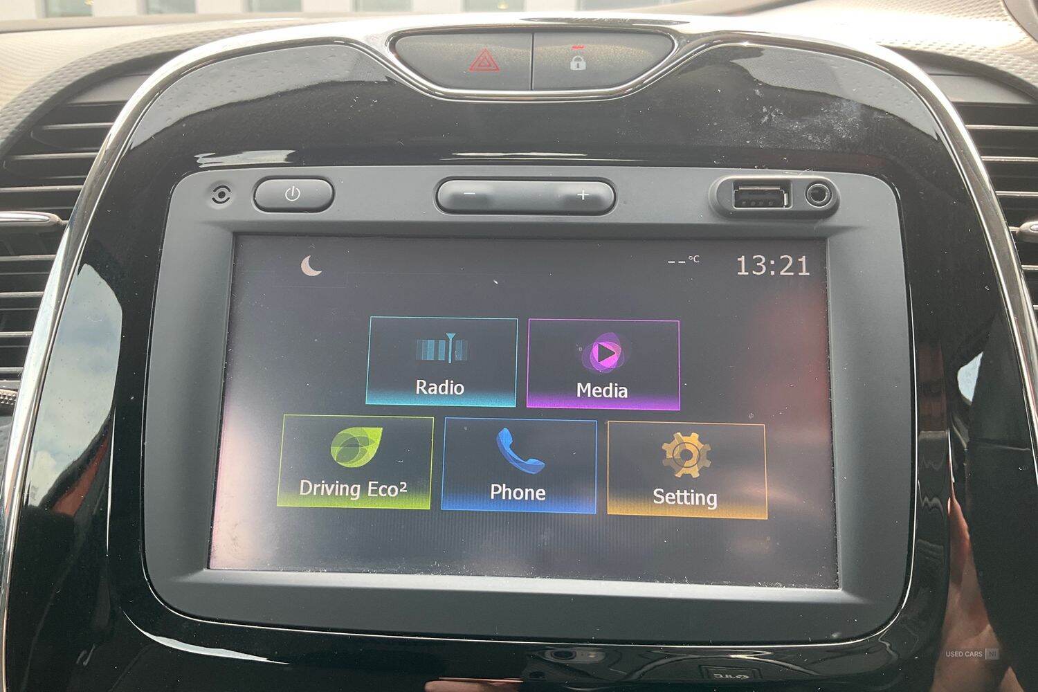 Feb 2016 Renault Captur 0.9 TCE 90 Dynamique Nav 5dr