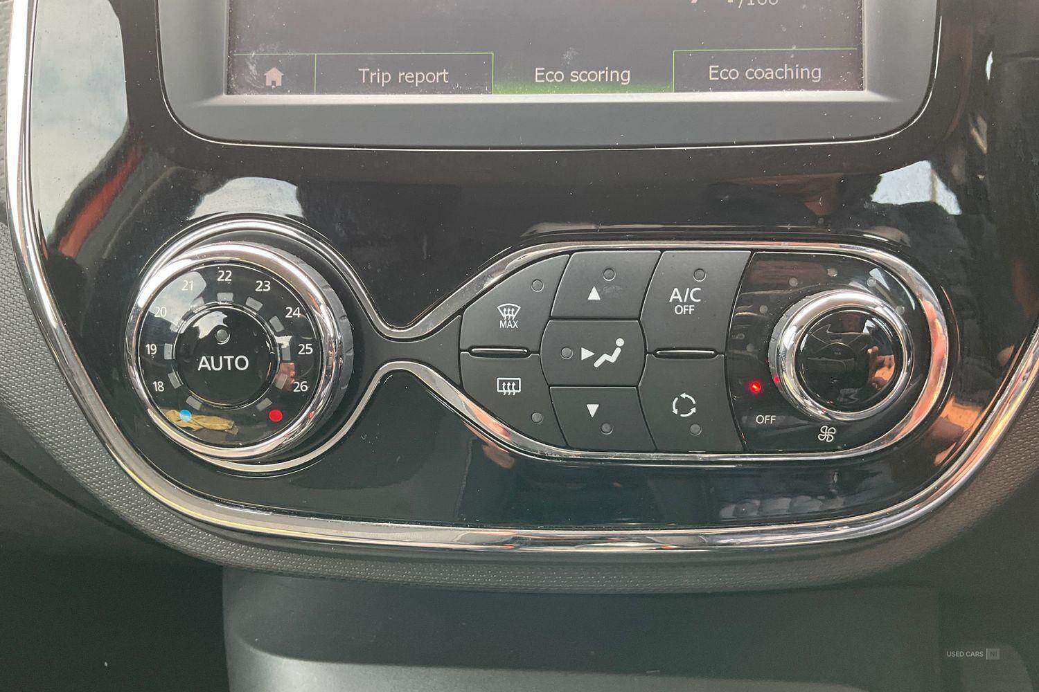 Feb 2016 Renault Captur 0.9 TCE 90 Dynamique Nav 5dr