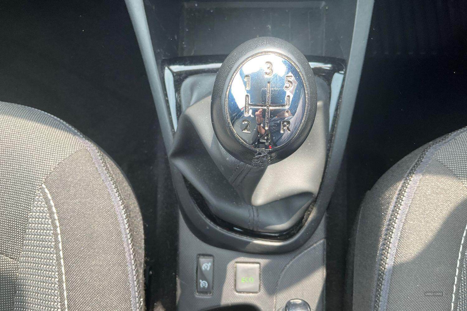 Feb 2016 Renault Captur 0.9 TCE 90 Dynamique Nav 5dr