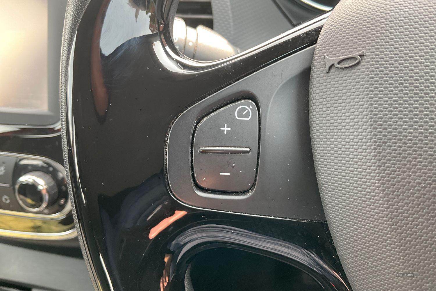 Feb 2016 Renault Captur 0.9 TCE 90 Dynamique Nav 5dr