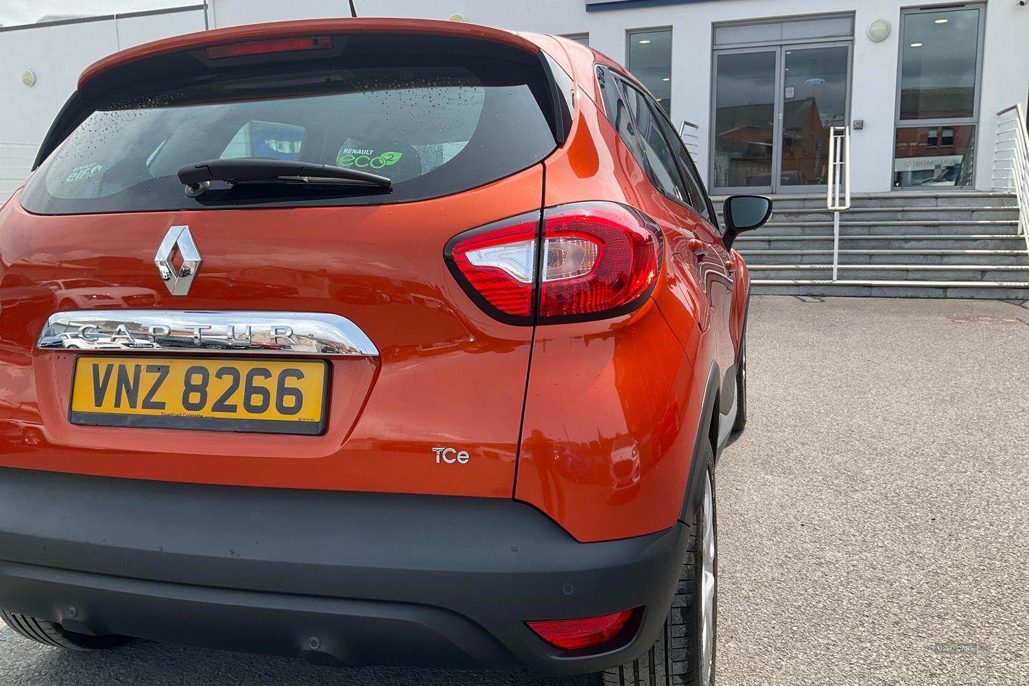 Feb 2016 Renault Captur 0.9 TCE 90 Dynamique Nav 5dr
