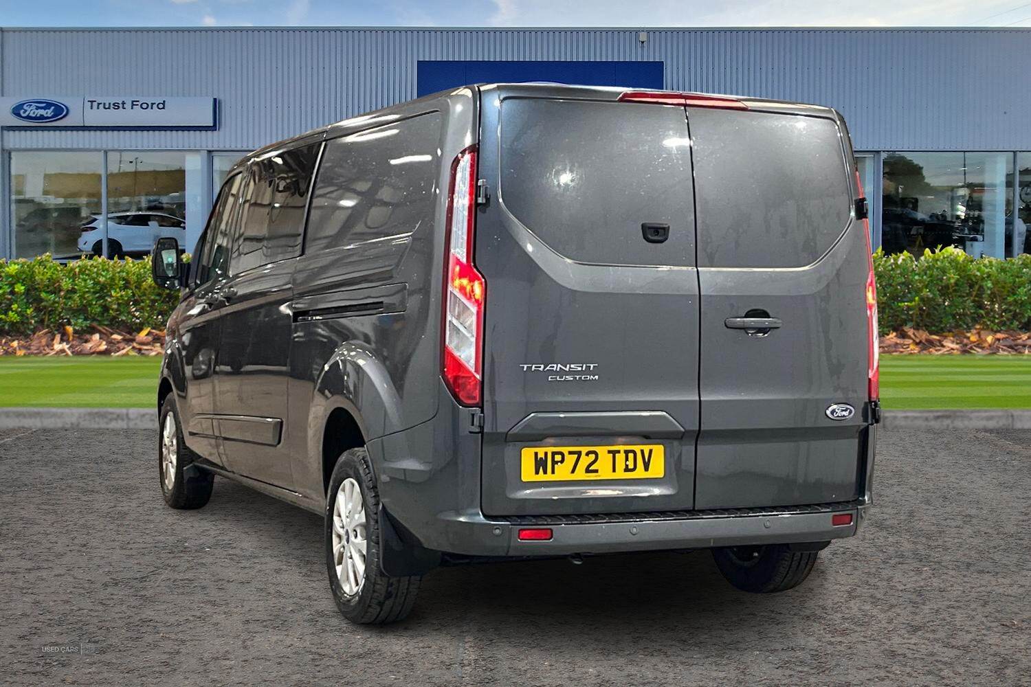 Nov 2022 Ford Transit Custom 2.0 EcoBlue 170ps Low Roof D/Cab Limited Van Auto