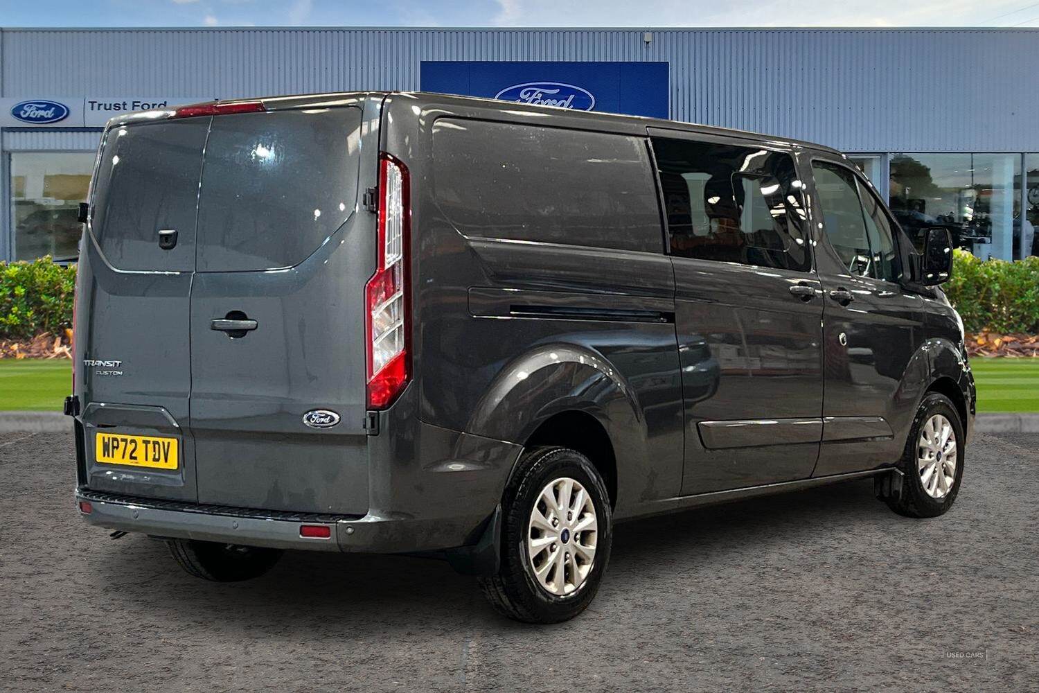 Nov 2022 Ford Transit Custom 2.0 EcoBlue 170ps Low Roof D/Cab Limited Van Auto