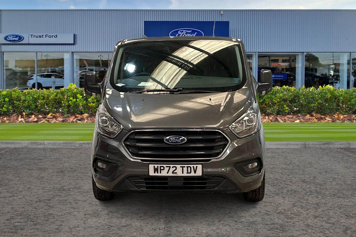 Nov 2022 Ford Transit Custom 2.0 EcoBlue 170ps Low Roof D/Cab Limited Van Auto