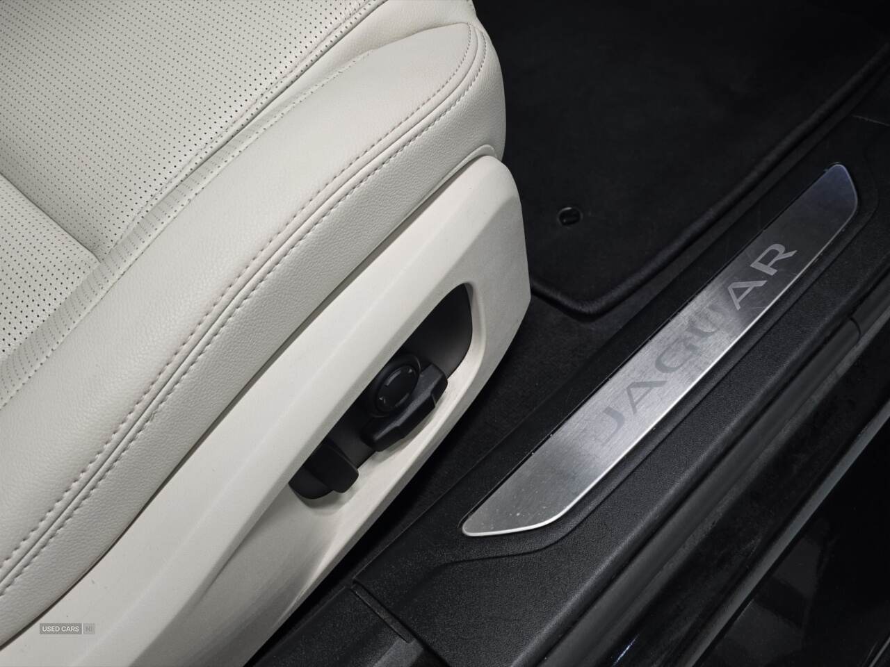 Sep 2024 Jaguar XF 2.0 D200 R-Dynamic SE Black 4dr Auto