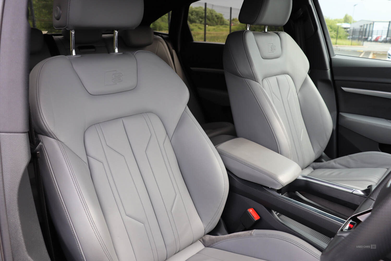 Jan 2022 Audi E-Tron 300kW 55 Quattro 95kWh Black Edition 5dr Auto