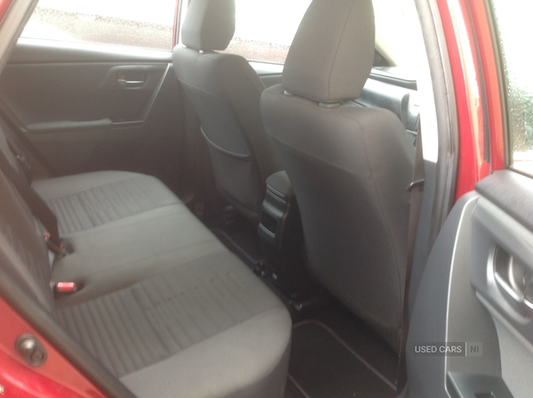 Toyota Auris HATCHBACK in Down