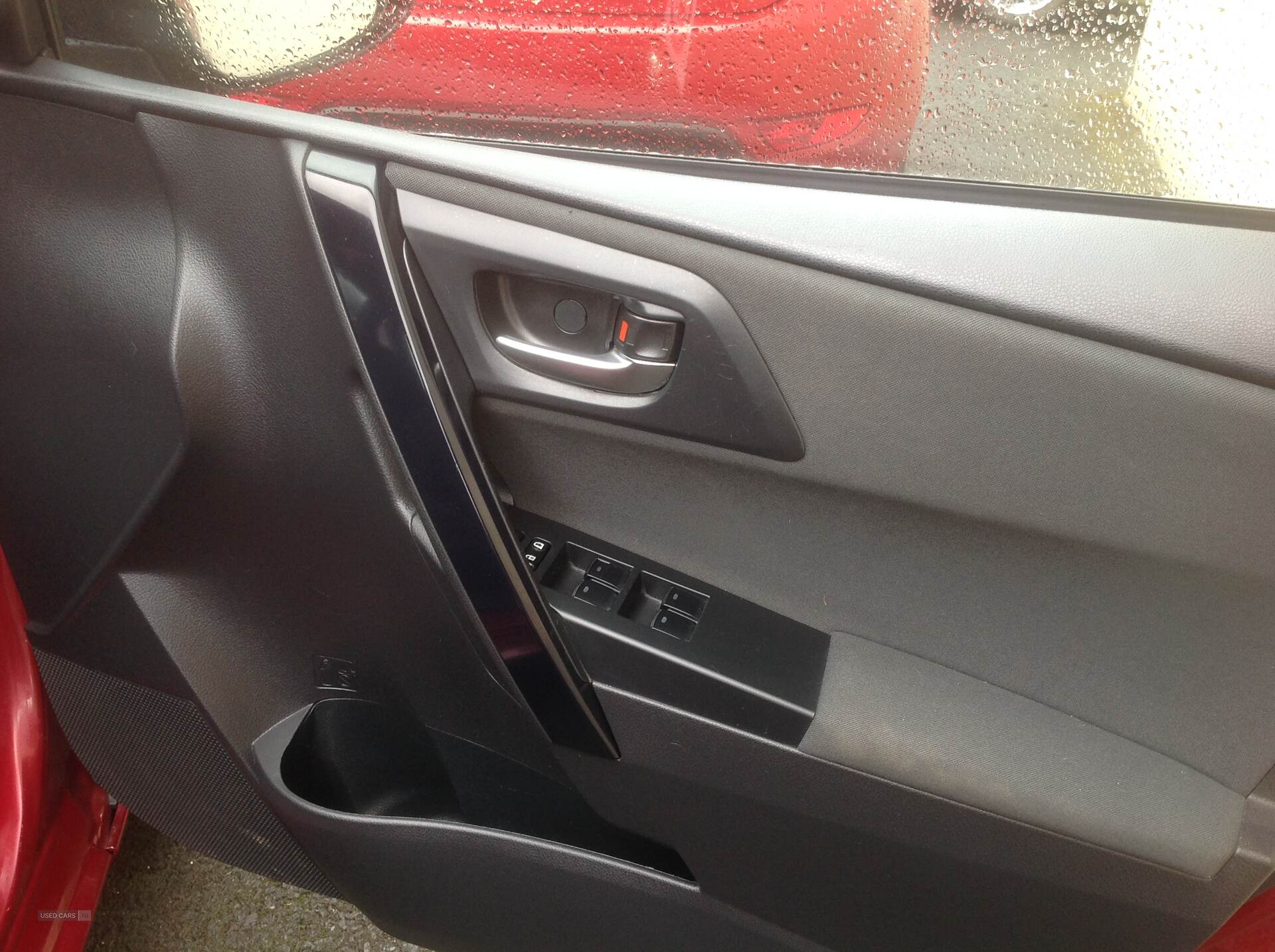 Toyota Auris HATCHBACK in Down