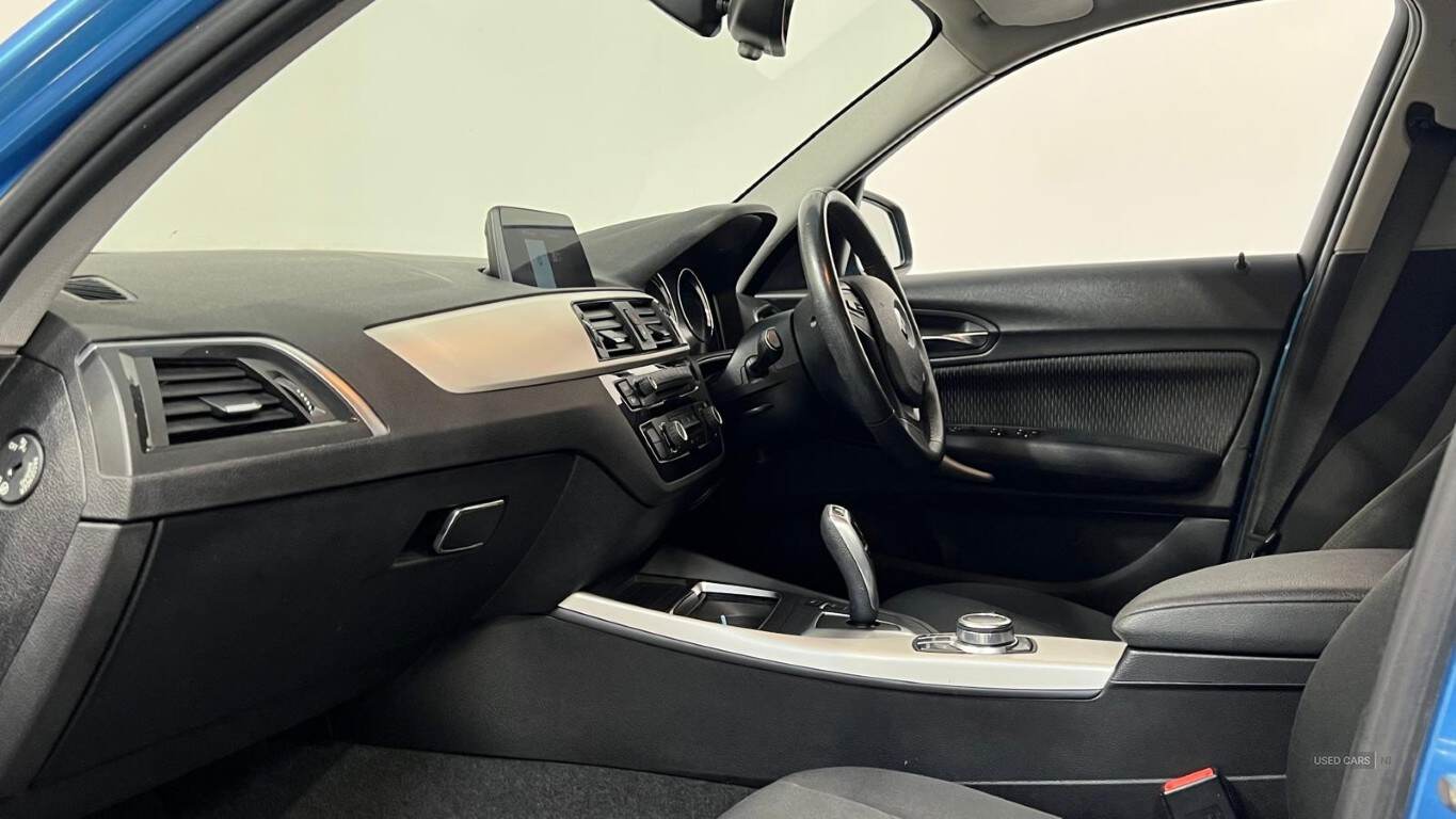 Sep 2018 BMW 1 Series 118i [1.5] SE 5dr [Nav/Servotronic] Step Auto