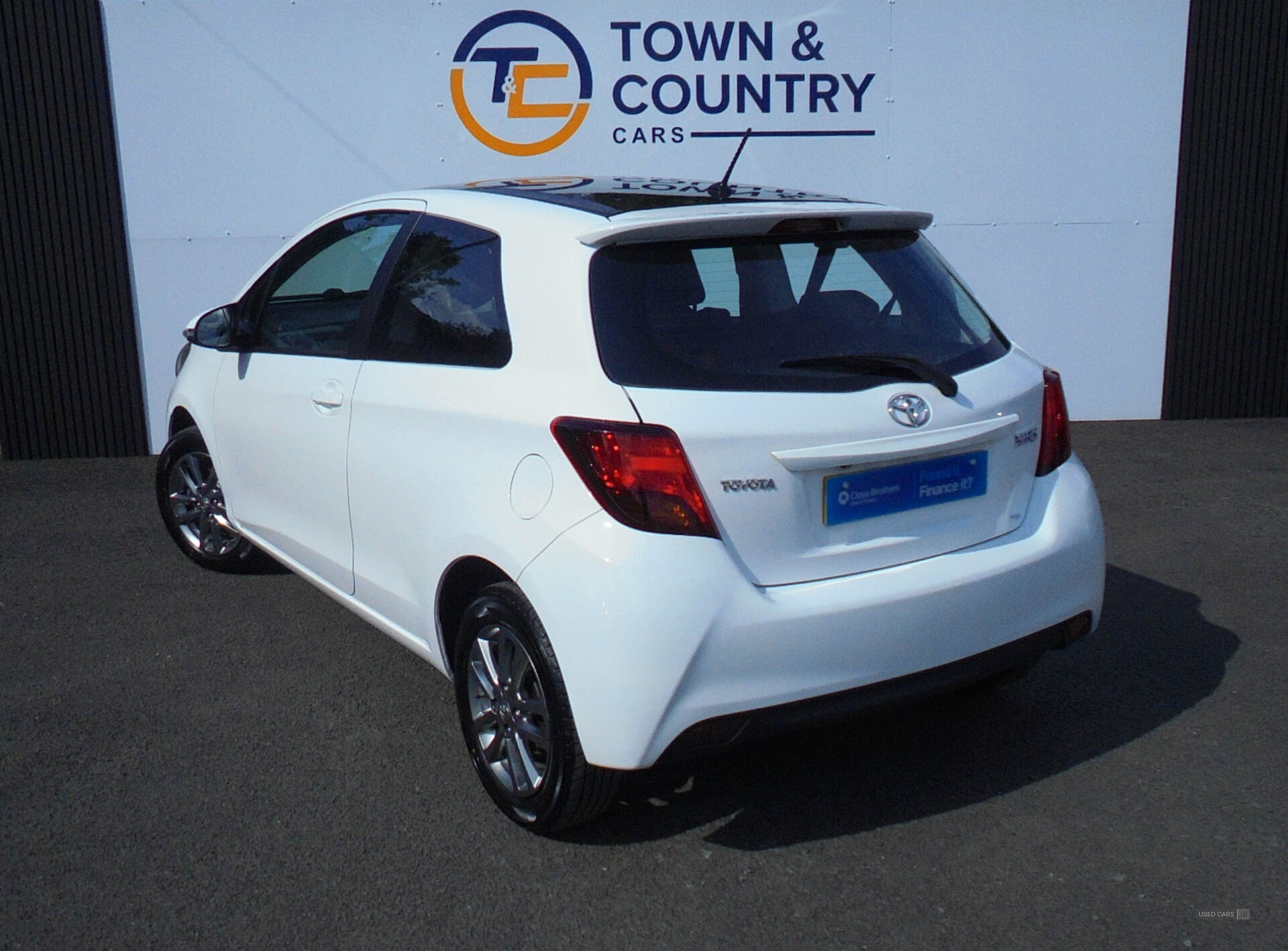 Mar 2015 Toyota Yaris 1.0 VVT-i Icon 3dr
