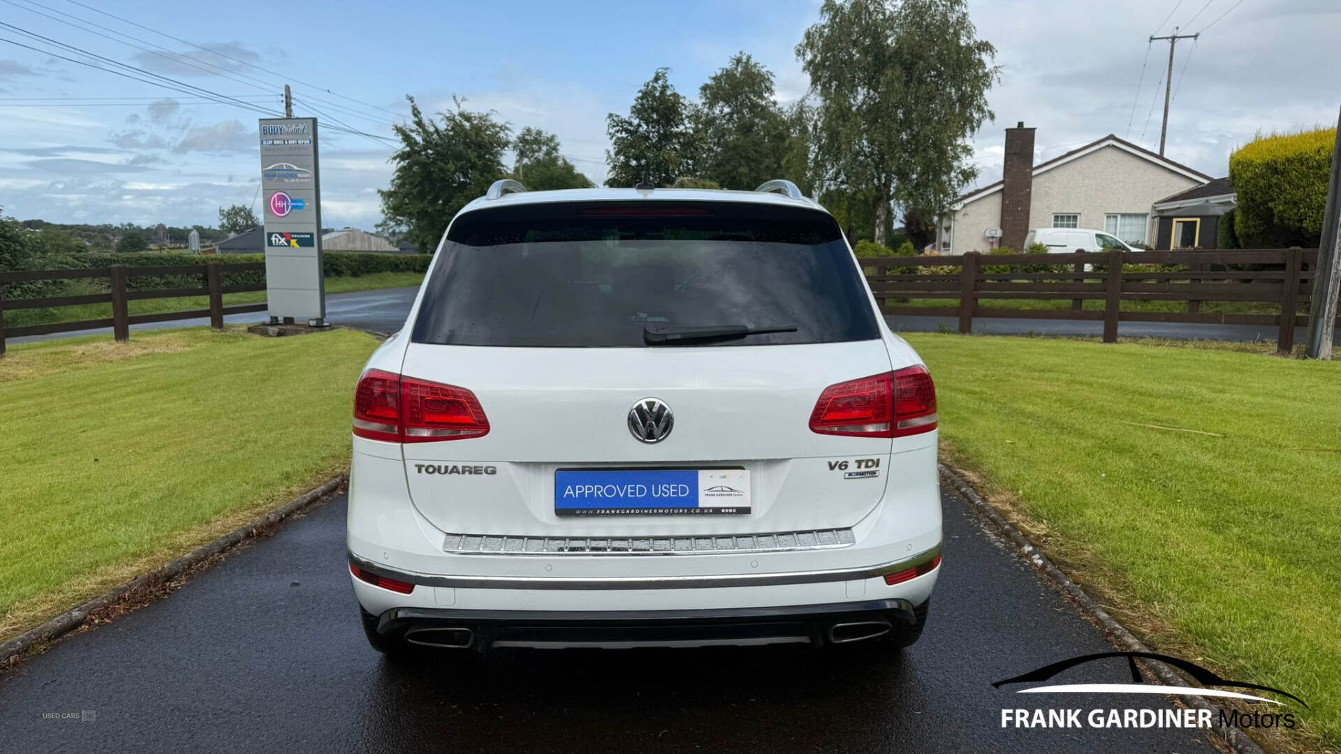 Feb 2015 Volkswagen Touareg 3.0 V6 TDI BlueMotion Tech 262 R-Line 5dr Tip Auto