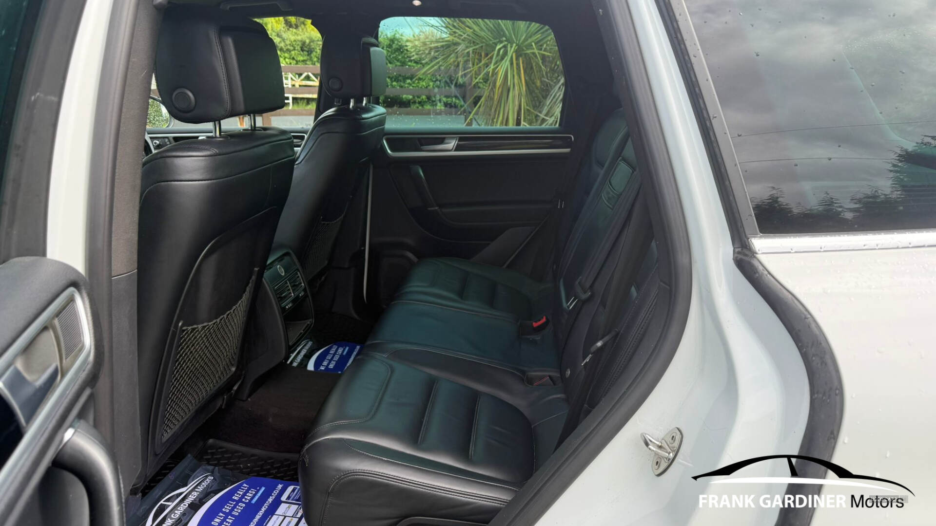 Feb 2015 Volkswagen Touareg 3.0 V6 TDI BlueMotion Tech 262 R-Line 5dr Tip Auto