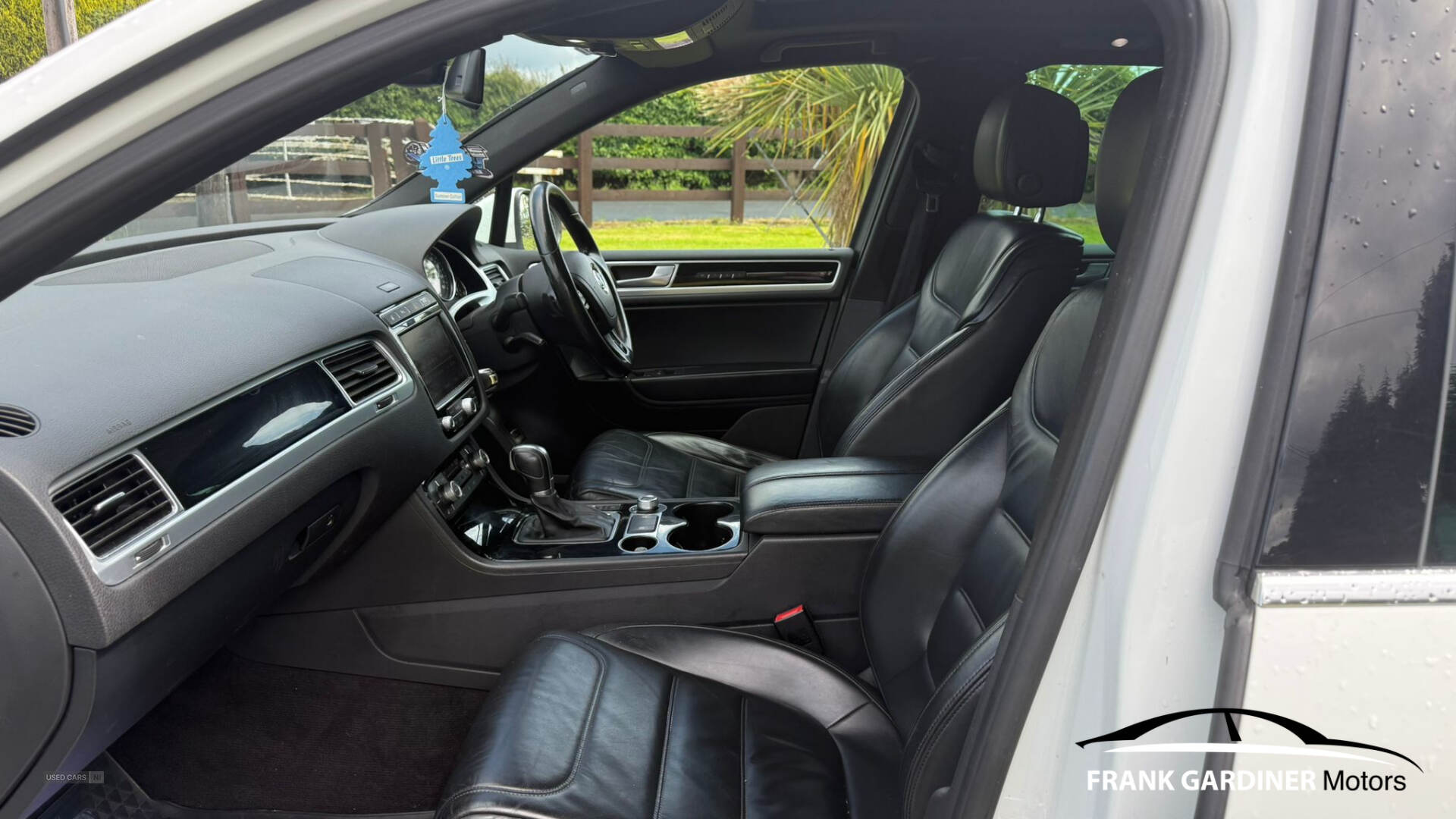 Feb 2015 Volkswagen Touareg 3.0 V6 TDI BlueMotion Tech 262 R-Line 5dr Tip Auto