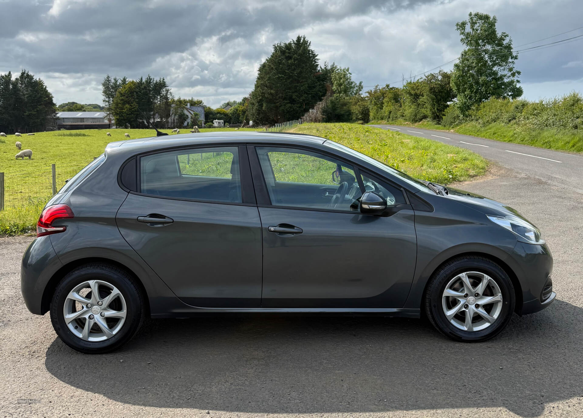 Jan 2016 Peugeot 208 1.6 BlueHDi Active 5dr